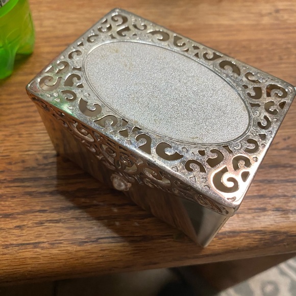 VTG 90s Silver Keepsake Box Velvety lining Pearl Accent on Lid Things Remembered - Picture 6 of 9